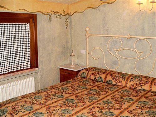 Agriturismo Fiore Di Campo แฟร์โม ภายนอก รูปภาพ