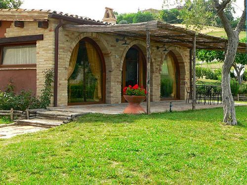 Agriturismo Fiore Di Campo แฟร์โม ภายนอก รูปภาพ